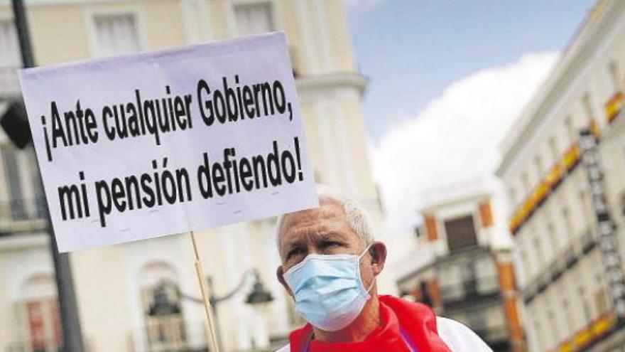 Las pensiones y los sueldos de  los funcionarios subirán el 0,9%