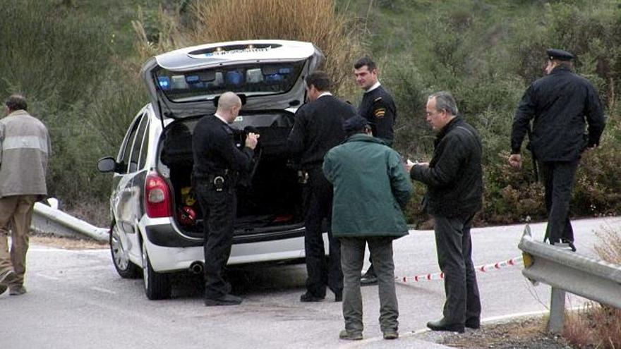 La Policía rastrea la zona donde fue hallado el cadáver del empresario relacionado con el sector del cemento en Marbella cuya desaparición había sido denunciada por su familia.