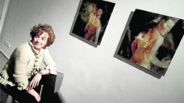 La fotògrafa Anna Bahí, que ha inaugurat l'exposició "Amnèsia", dins el projecte FotoMercè.