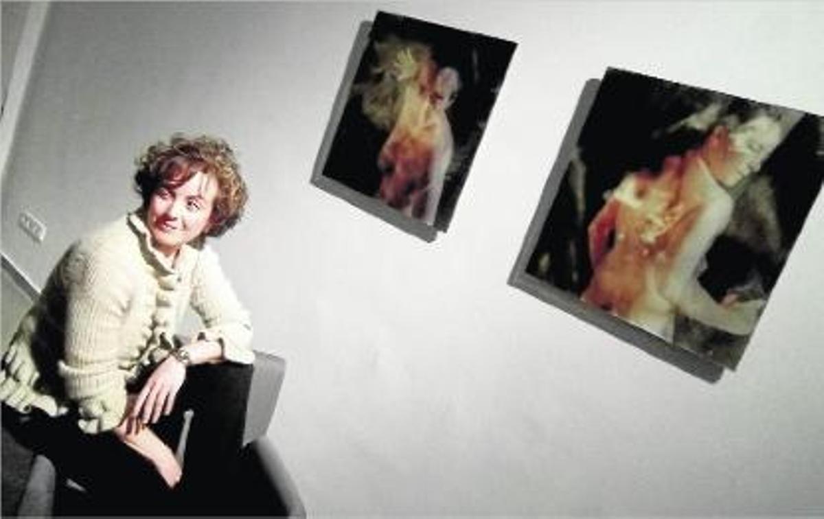 La fotògrafa Anna Bahí, que ha inaugurat l'exposició "Amnèsia", dins el projecte FotoMercè.