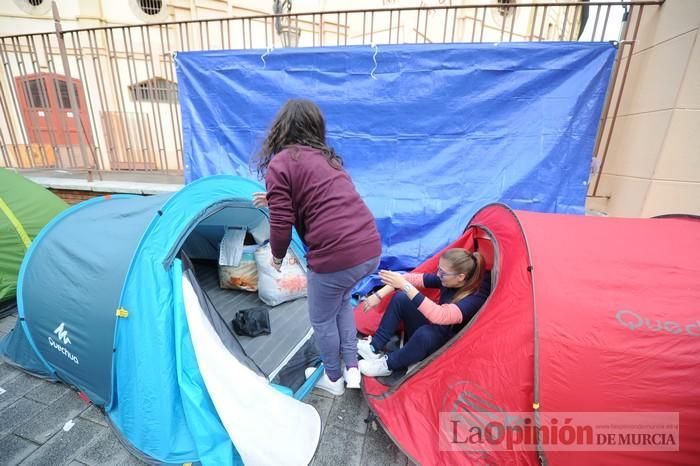 Colas para el concierto de Malú