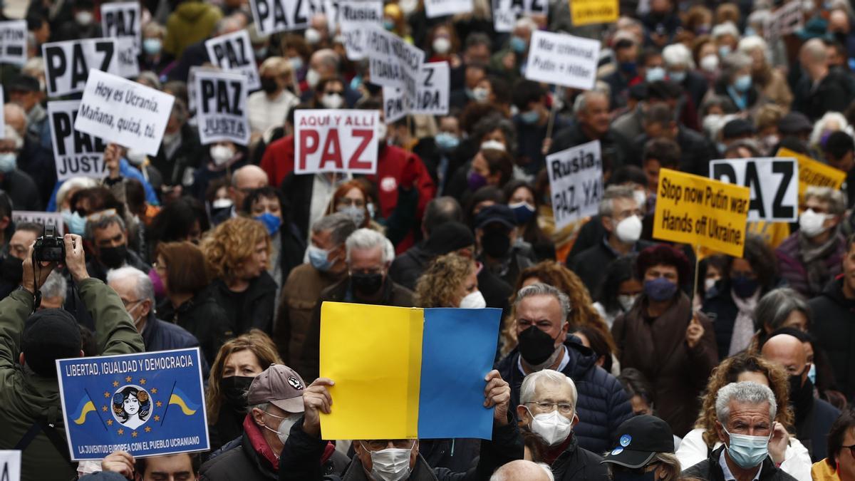 Manifestación contra la guerra en Ucrania en Madrid