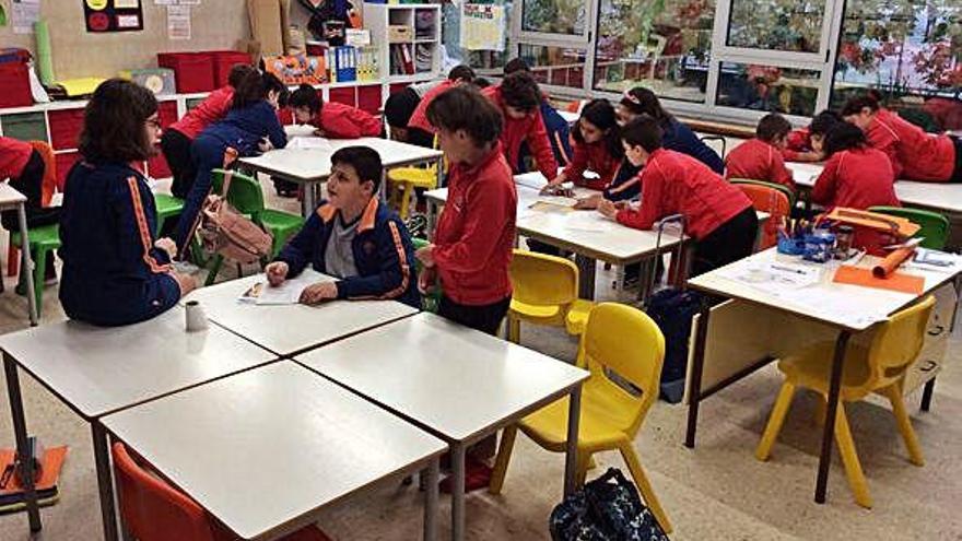 Los alumnos del Calasanz P.P. Escolapios, durante una de las tareas cooperativas previas al cortometraje.