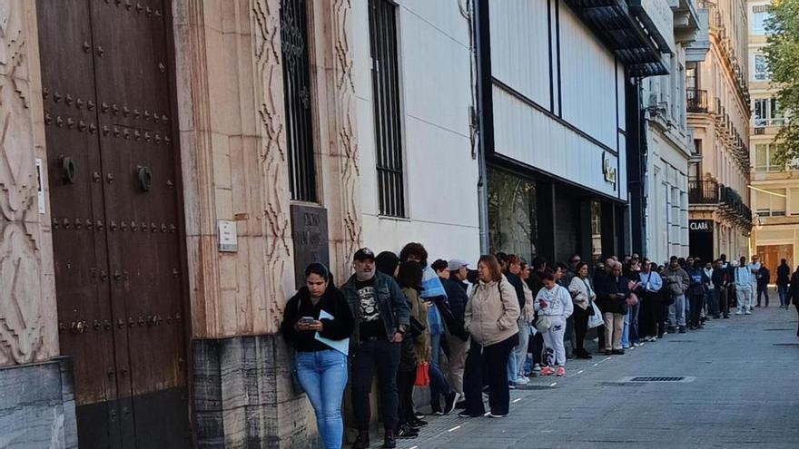 La caída de los sistemas digitales colapsa la web del Ayuntamiento de Córdoba y genera largas colas