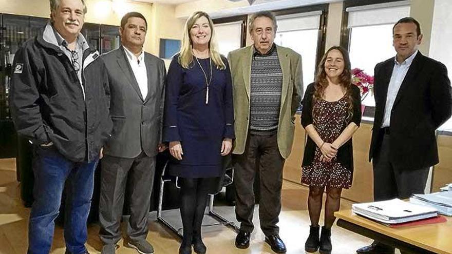 Imagen de la reunión mantenida por la consellera Gómez y la directora de Salud Pública con la ADED.