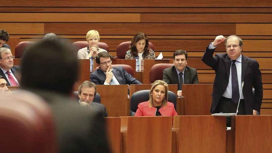 Herrera, durante su intervención en el Pleno de ayer.