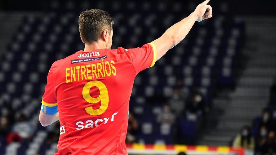 Raúl Entrerríos en un partido con la selección española.