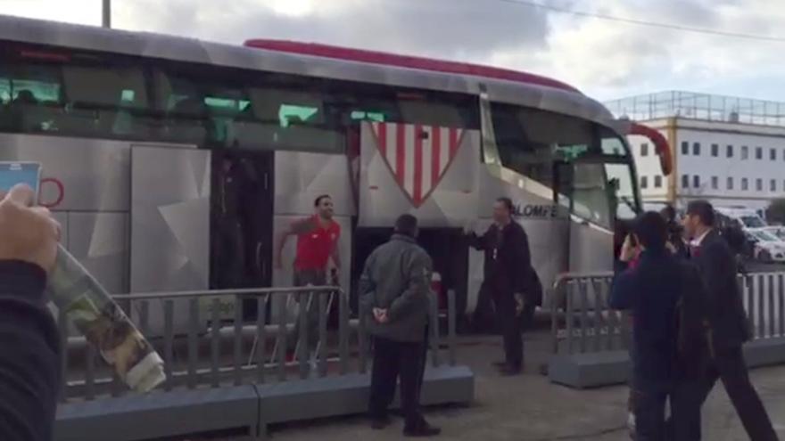 VIDEO. Así ha sido la llegada del #SevillaFC al Villamarín