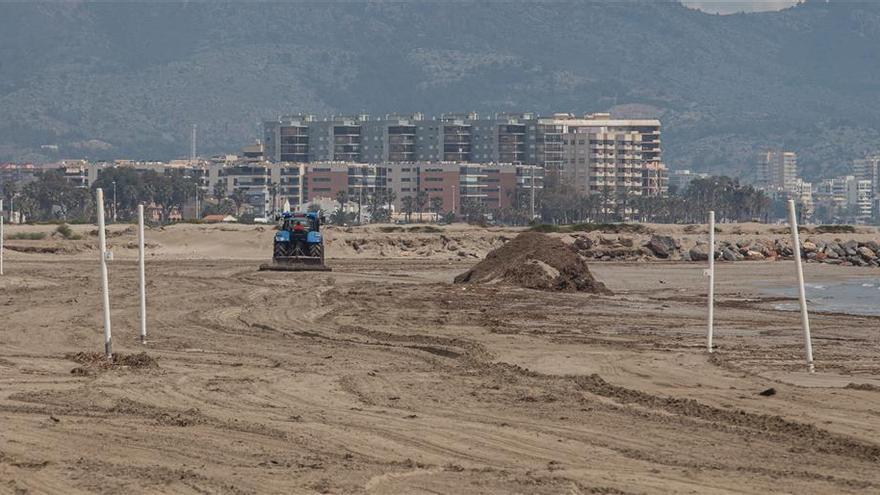 Los alcaldes piden protocolos para abrir playas y CSIC ve poco riesgo de contagio en el mar