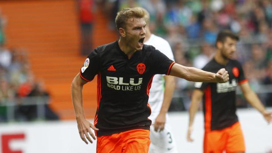 Así celebra Lato su primer gol con el Valencia CF