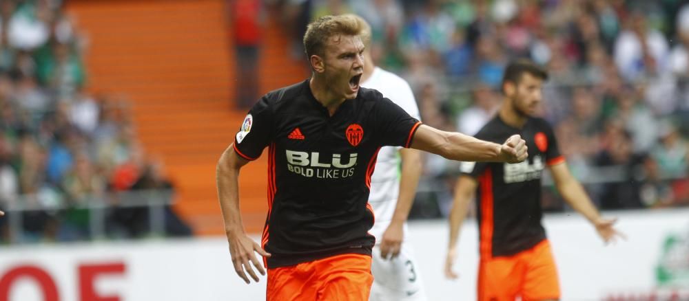 Así celebra Lato su primer gol con el Valencia CF