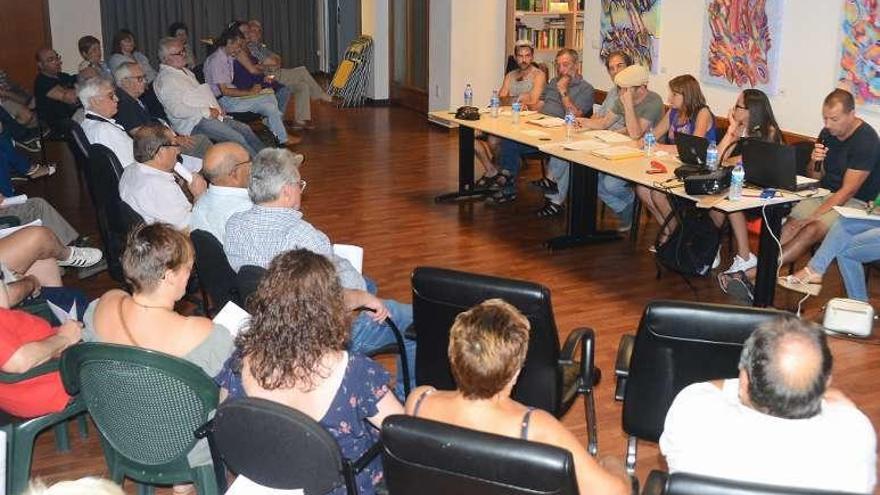 La asamblea para elegir directiva de la plataforma. // Gonzalo Núñez