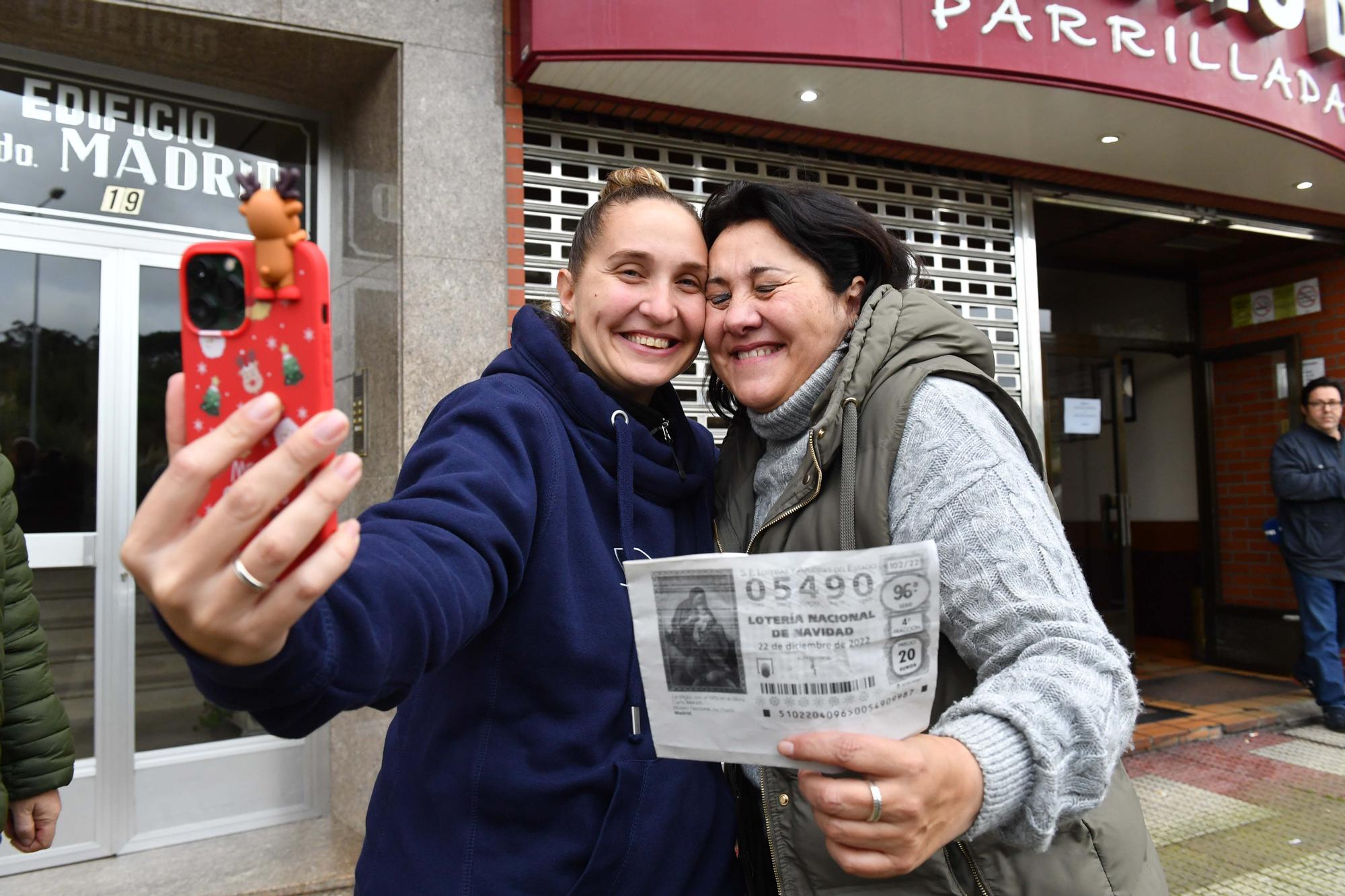 El Gordo cae en A Coruña: El primer premio de la Lotería de Navidad deja 180 millones entre la calle Barcelona y El Gaucho I