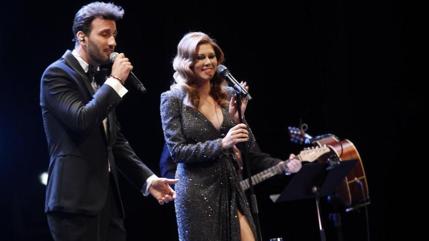 Miguel Kocina y Tamara durante un concierto en el Teatro Jovellanos.