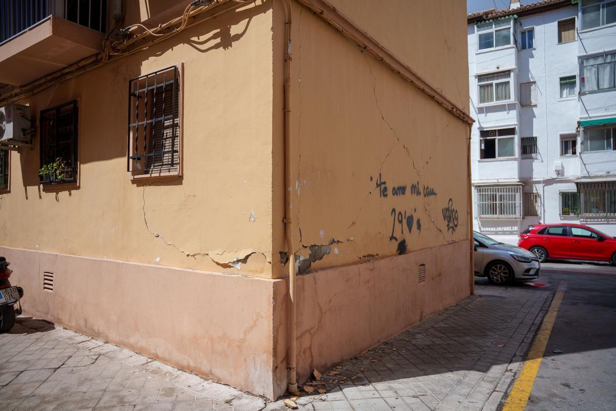 Consecuencias del terremoto de magnitud 5 en edificios y viviendas de la ciudad de Granada. Consecuencias del terremoto de magnitud 5 en edificios y viviendas de la ciudad de Granada.