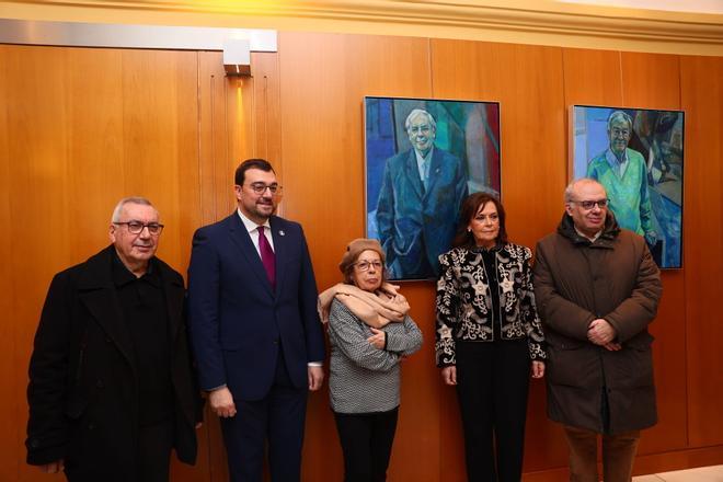 EN IMÁGENES: Tini Areces ya tiene su cuadro en la sede presidencial del Principado