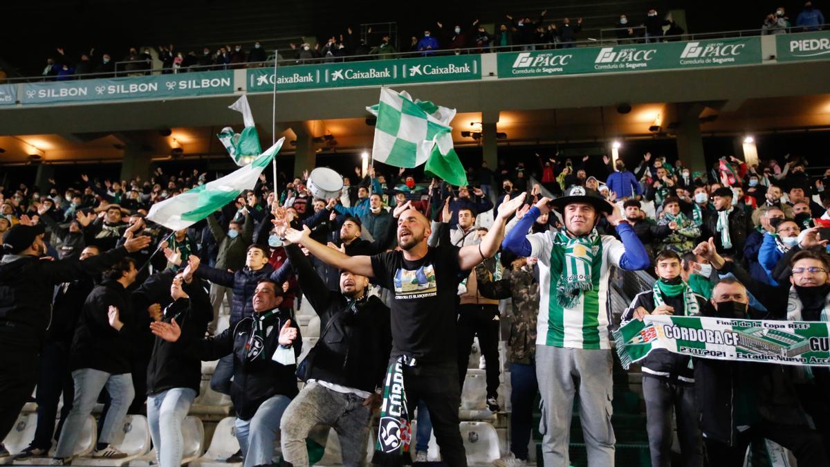 Grada del fondo sur de El Arcángel en el encuentro entre el Córdoba CF y el Mérida.