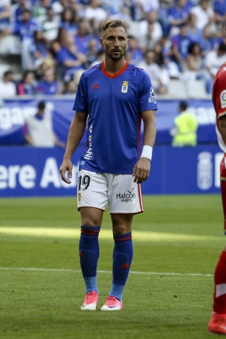 El partido entre el Real Oviedo y el Rayo Vallecano, en imágenes