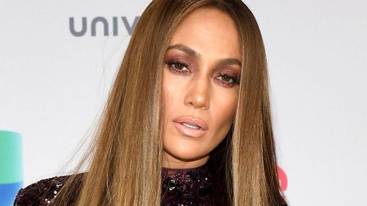Jennifer Lopez deslumbró con sus looks