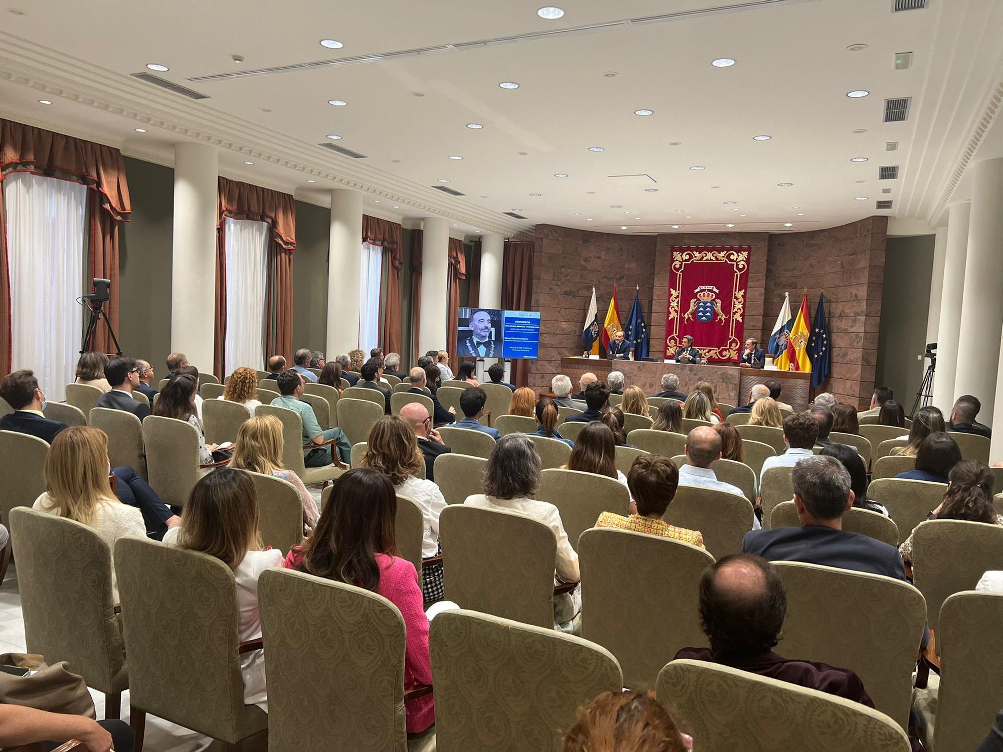 Marchena, durante su conferencia en el Parlamento de Canarias: “Hay que lograr que la Justicia siga siendo humana”