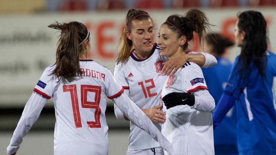 Jugadoras de la Selección Española celebran uno de los goles ante Azerbaiyán