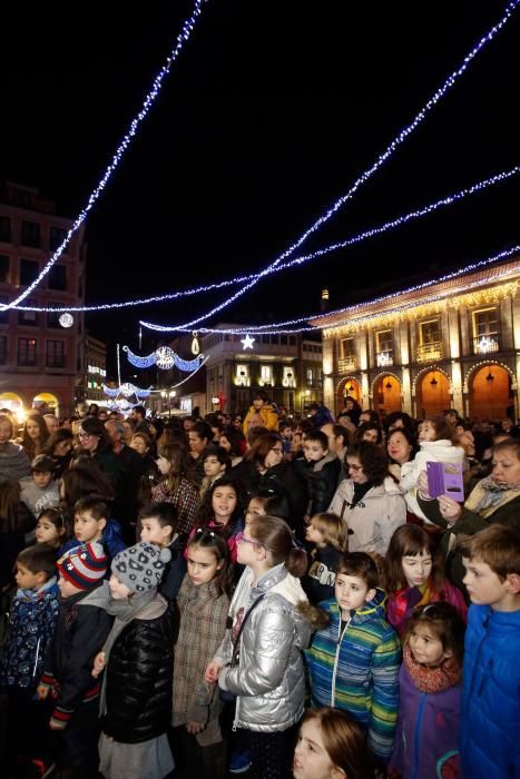 Encendido de las luces de Navidad en Avilés