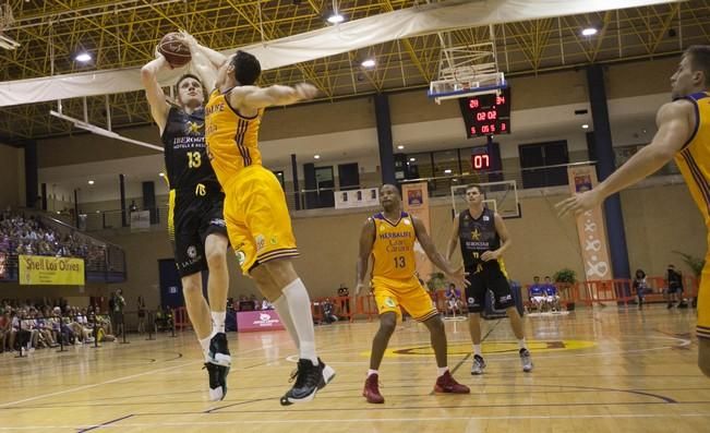 03/09/2016.DEPORTES .Partido de baloncesto amistoso entre el Iberostar Tenerife y el Herbalife Gran Canaria.