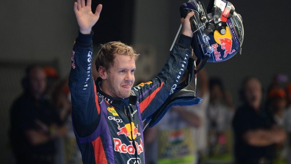 Sebastian Vettel celebra su victoria en el mundial de fórmula 1, este domingo en la India.