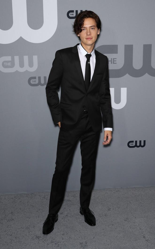 Cole Sprouse en la presentación de CW