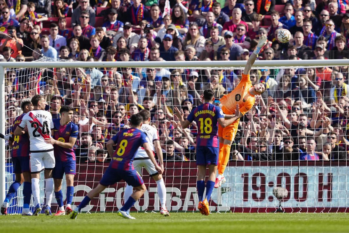 Joan Garcia volvió a ser clave para sumar los tres puntos frente al Rayo