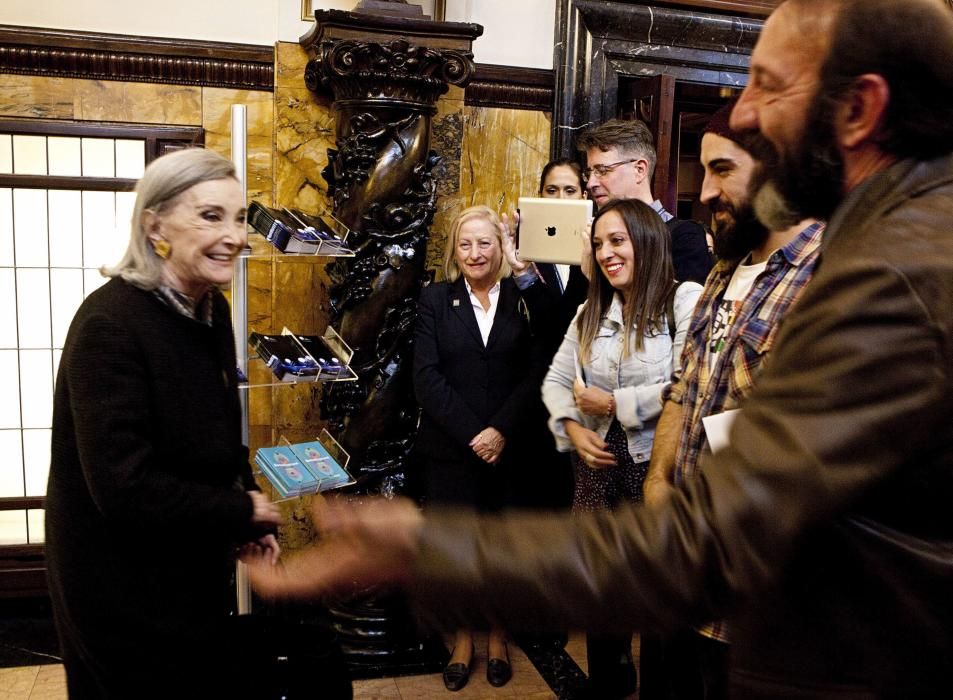 Acto de Nuria Espert, premio "Princesa de Asturias" de las Artes, en el teatro Jovellanos