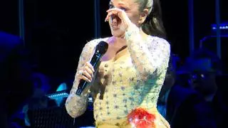 Los zascas de Isabel Pantoja durante su concierto en Zaragoza: "Hay mucha gente que me va a extrañar"
