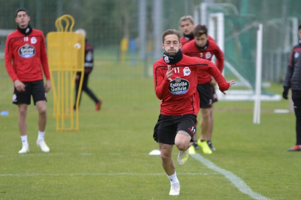 La plantilla se ejercita en Abegondo con la vista puesta en el partido de este viernes 26 en el Nuevo Estadio Los Pajaritos de Soria ante el CD Numancia.