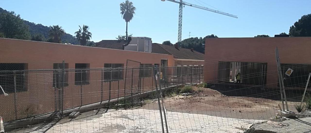 Obras al ralentí  en el nuevo colegio Emilio Lluch de Nàquera