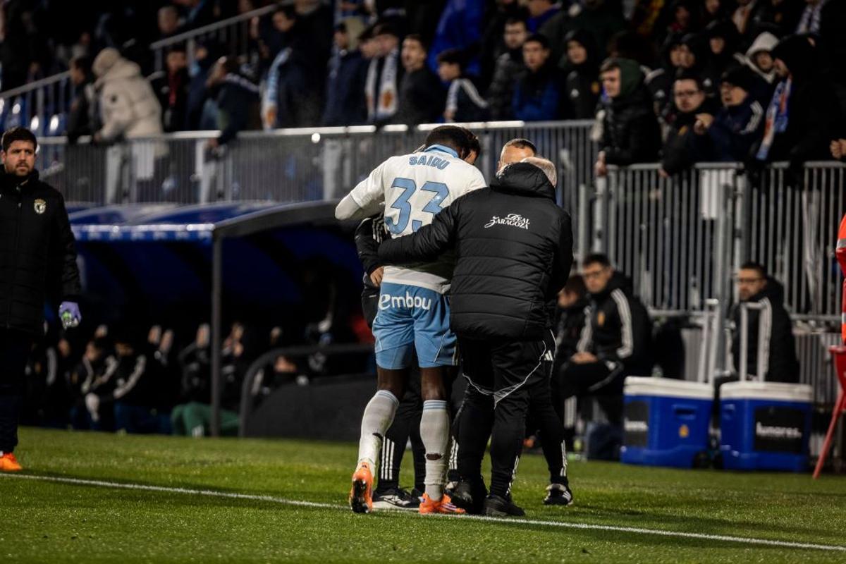 Saidu se retira lesionado en el partido ante el Burgos en Copa.