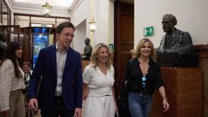 Yolanda Díaz junto a Iñigo Errejón, en los pasillos del Congreso.