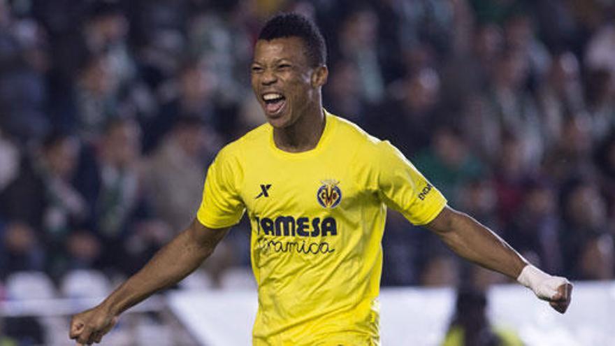 Uche celebra un gol con el Villarreal.