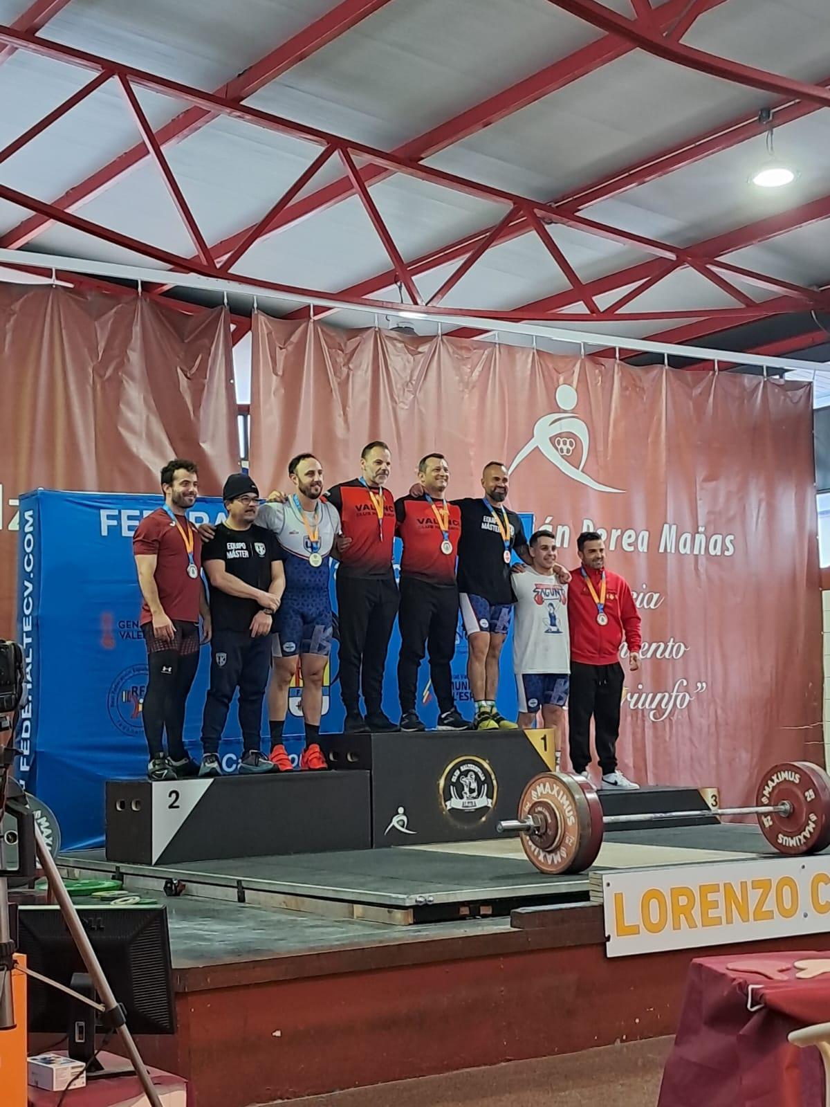 Podio de los chicos Master del Club.