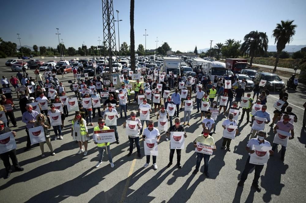 Los hoteleros toman Murcia para protestar contra las medidas del Gobierno regional