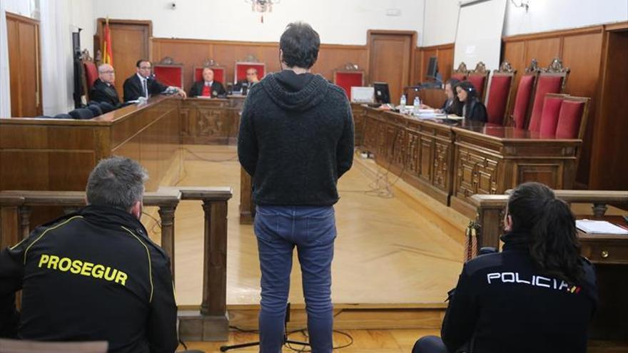 El acusado de agredir a un taxista niega que fuera él: «Yo no estaba en Badajoz»