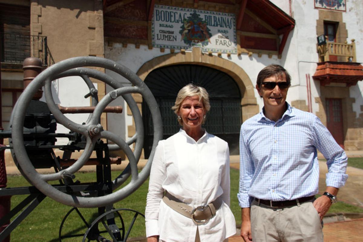 La presidenta del Grup Codorníu, Mar Raventós, i el director general, Xavier Pagès, aquest dimecres, a Bodegas Bilbaínas, a Haro (la Rioja).