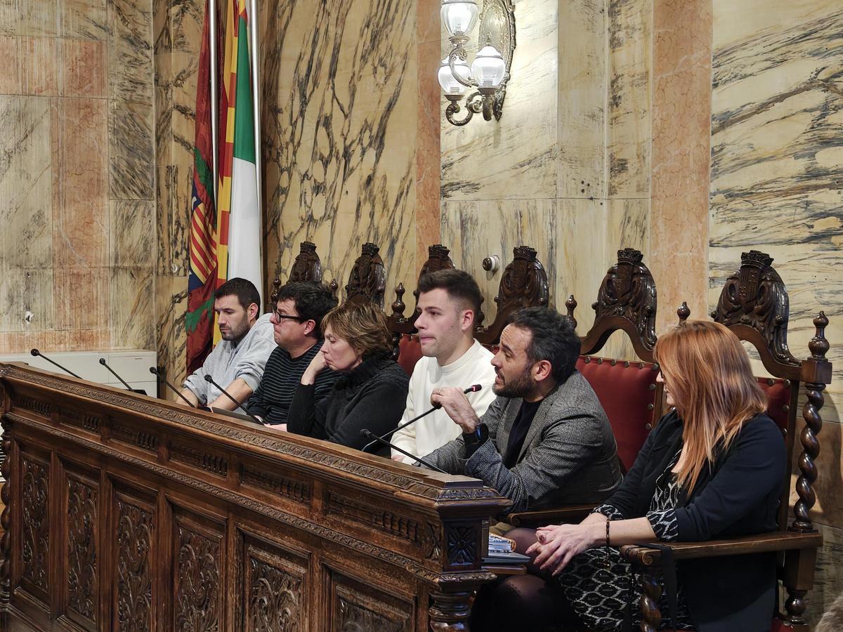 Una intervenció del regidor del PSC Abel García durant el ple d'aquest divendres