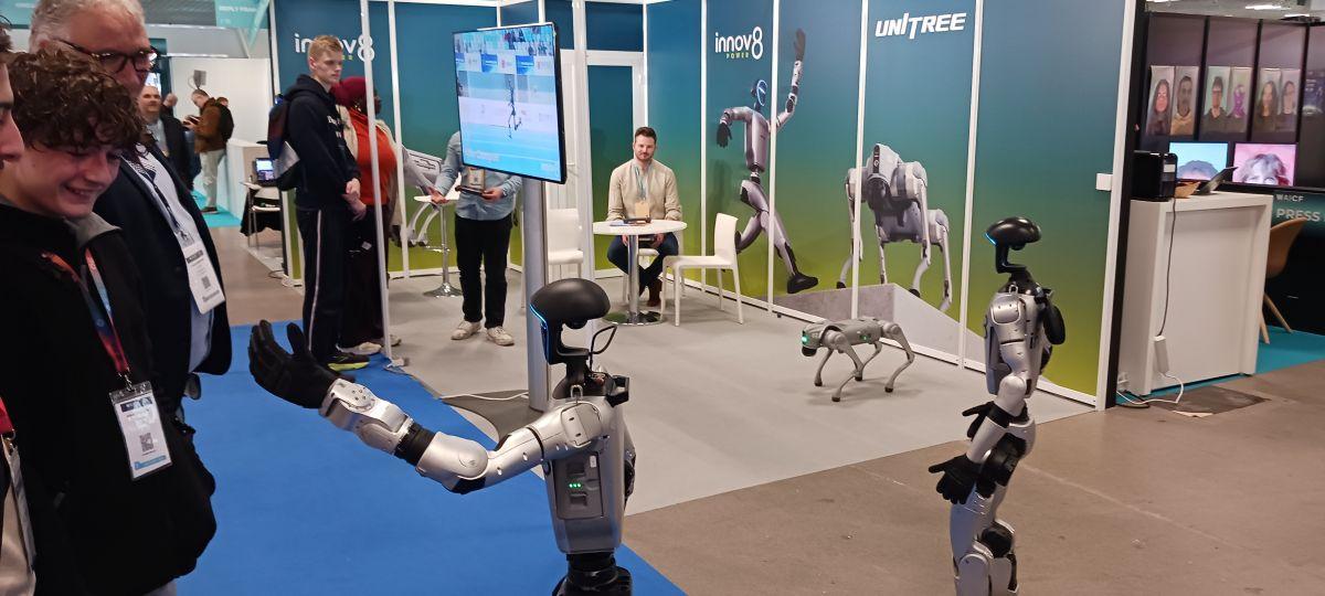 Los robots autónomos Unitree en el stand Innov 8 France en WAIFC 2026.
