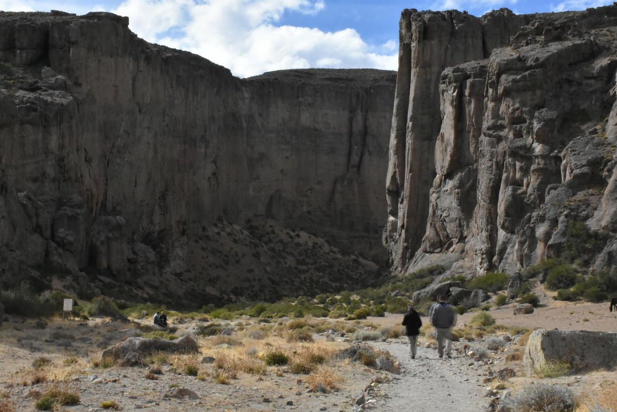 Piedra parada, Esquel