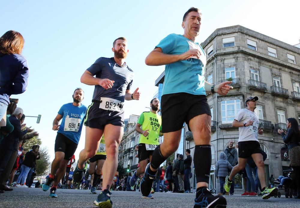 Nuno Costa y Ester Navarrete triunfan en la Vigo +