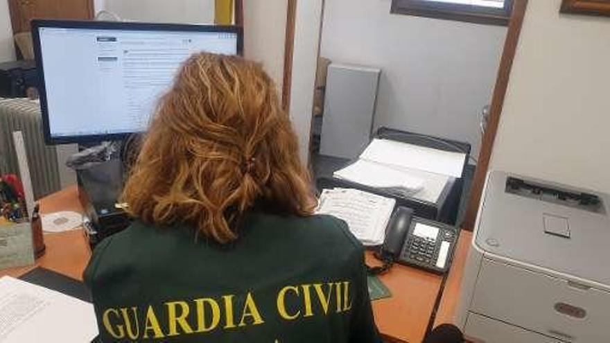 Estafan a dos empresas de Grado y Riosa tras suplantar el correo de un proveedor