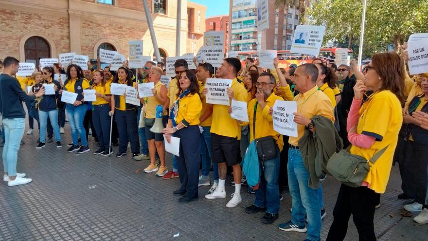 El personal de Correos en Málaga sale a la calle contra la &quot;precariedad laboral&quot;