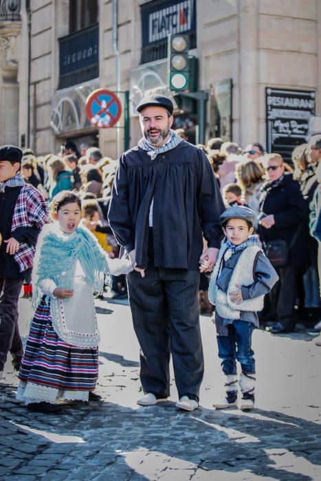 «Les Pastoretes» adoran al Niño en Alcoy