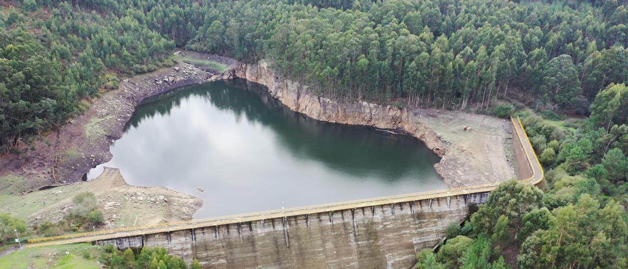 El embalse de Baíña (Baiona), a principios de este mes.