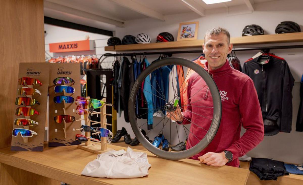 Álex Marque, de Marque Cycling, en A Estrada. | Bernabé